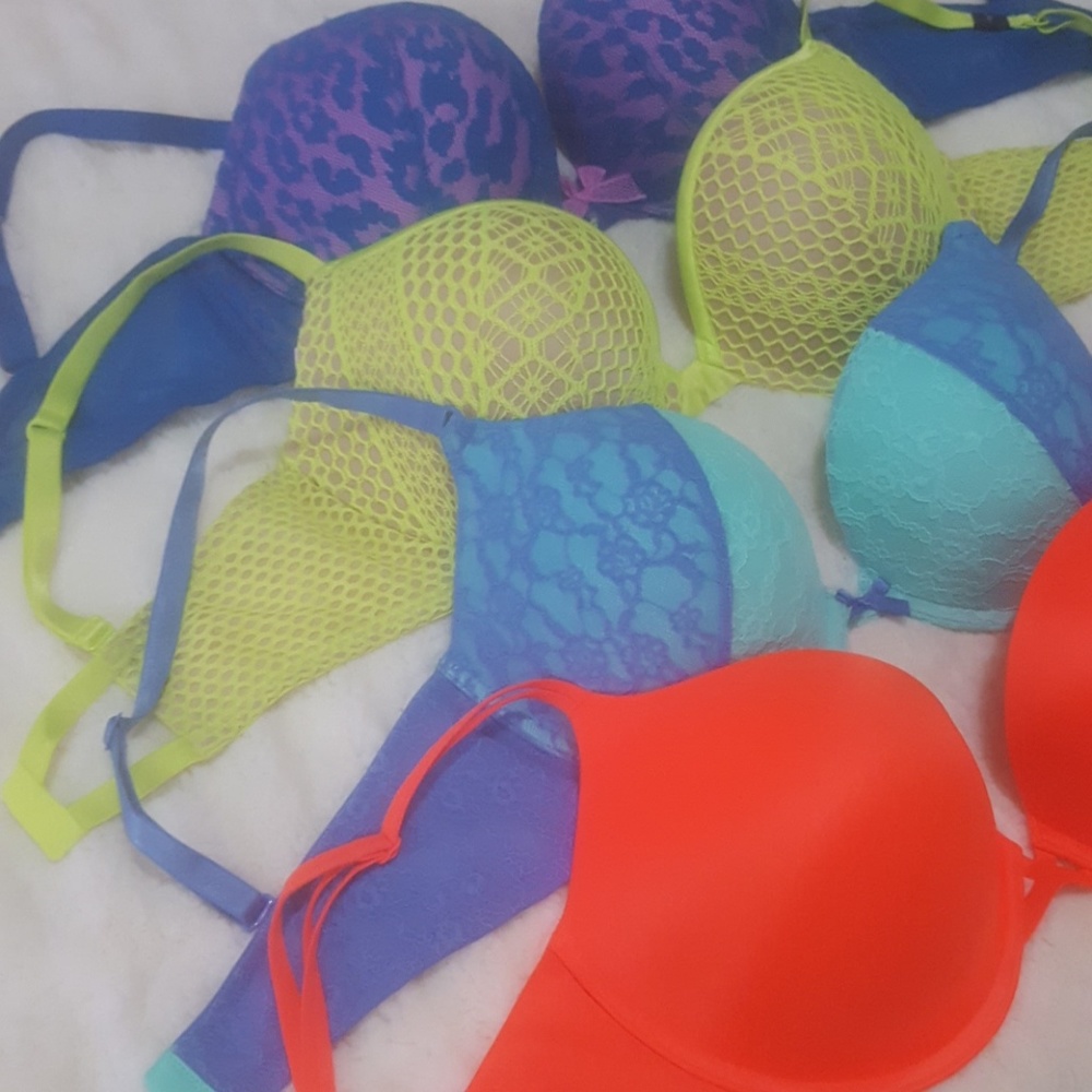 Victoria's secret (4) 36D PUSH UP BRA BUNDLE - Picture 3 of 4